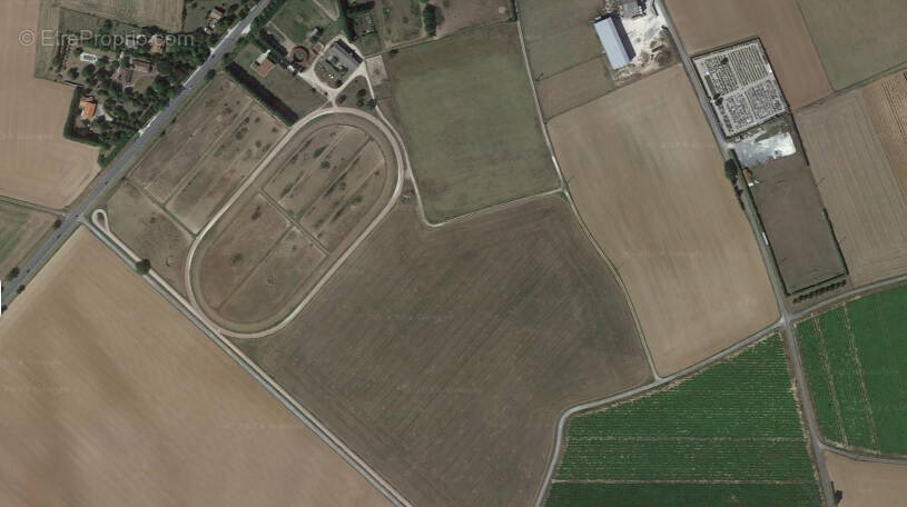 Maison à SAINT-JEAN-D'ANGELY