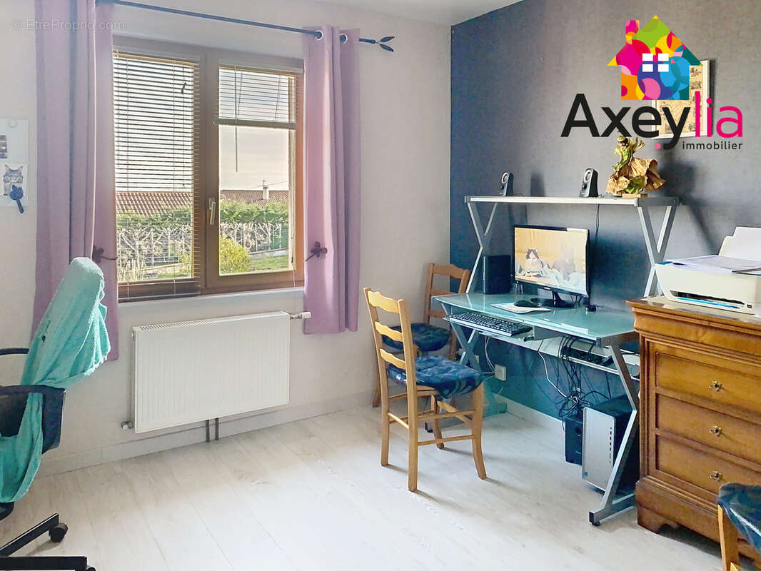 Maison à SAINT-ALBAN-LES-EAUX