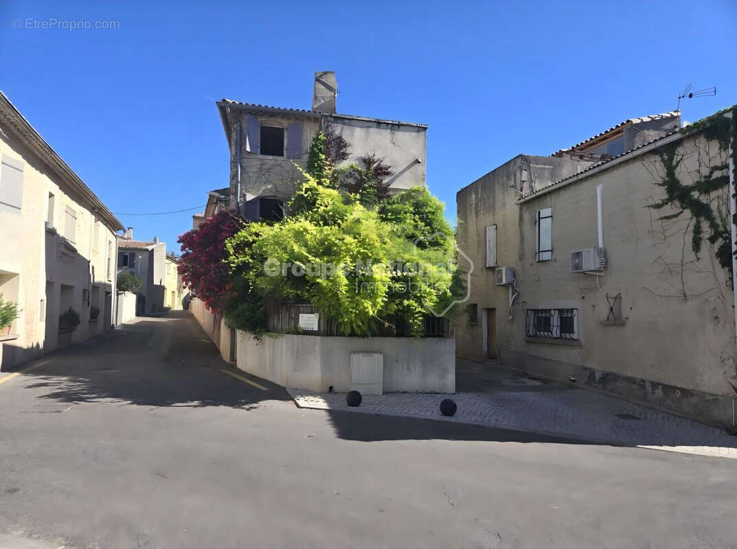 Maison à JONQUIERES-SAINT-VINCENT