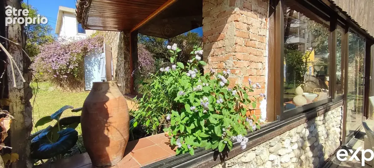 Maison 168 m² à Saint-Laurent-Du-Var  - photo 8