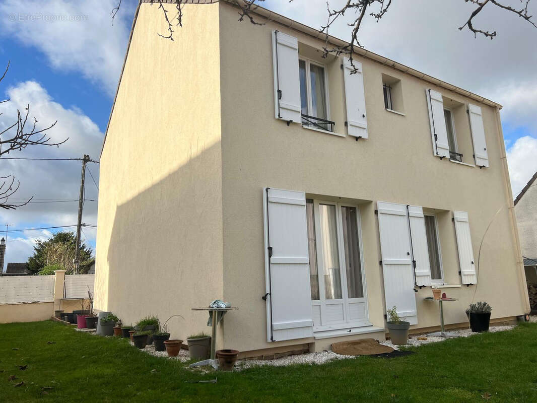 Maison à GOUSSAINVILLE