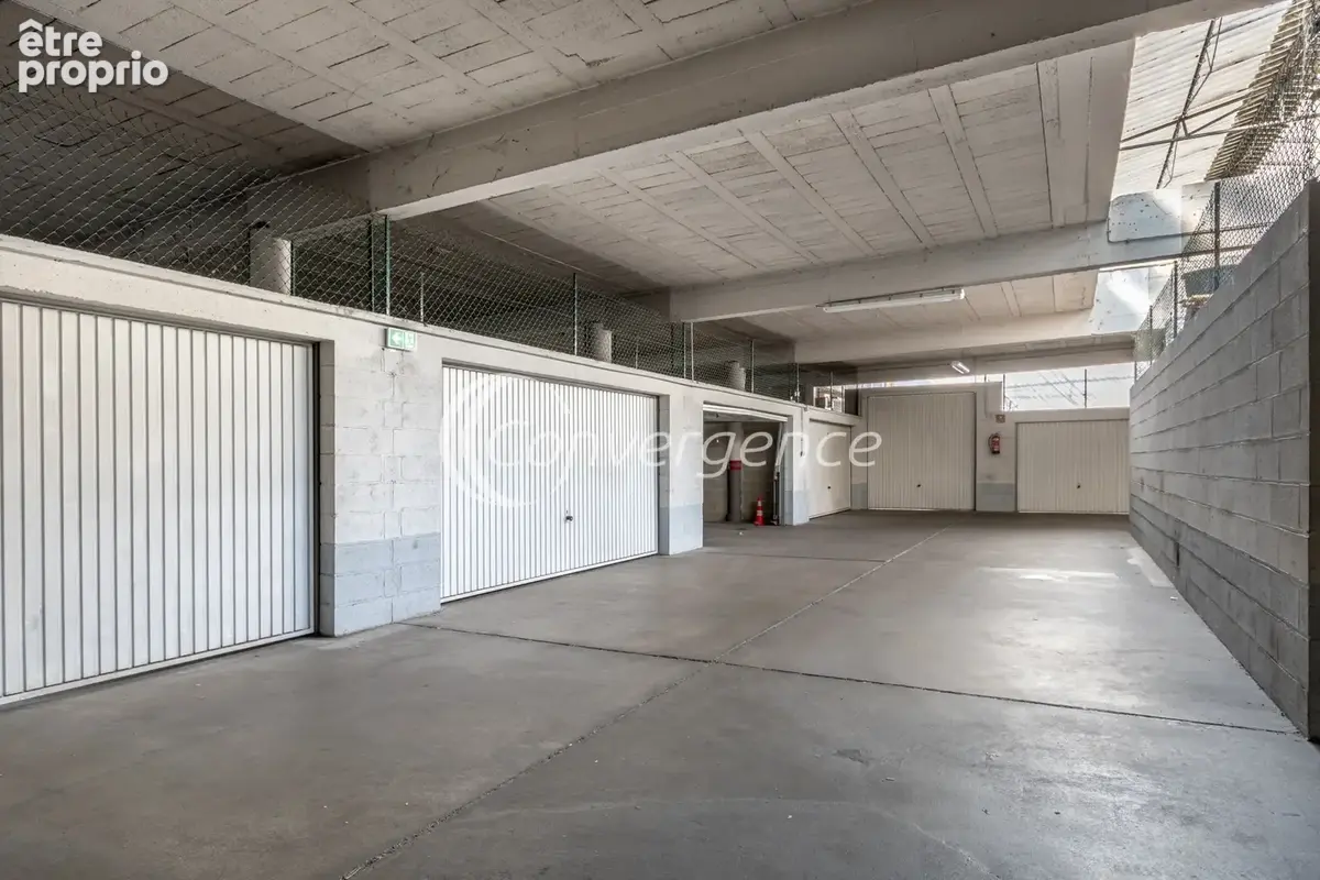 Appartement T5 avec double garage, balcon, ascenseur et cave - hypercentre - photo 14