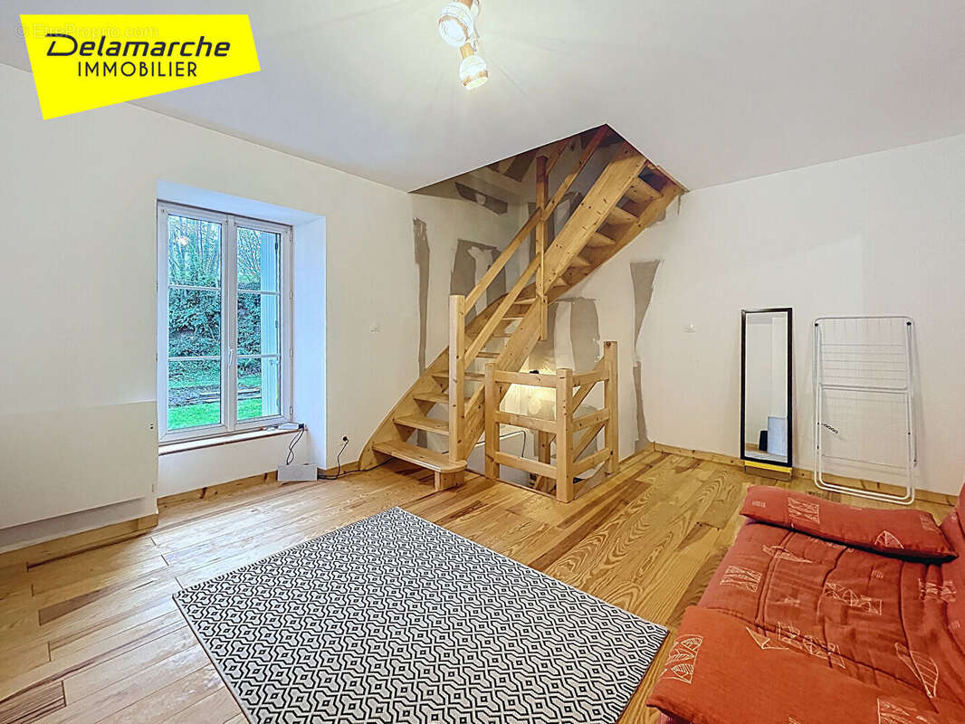 Maison à SAINTE-MARIE-OUTRE-L'EAU