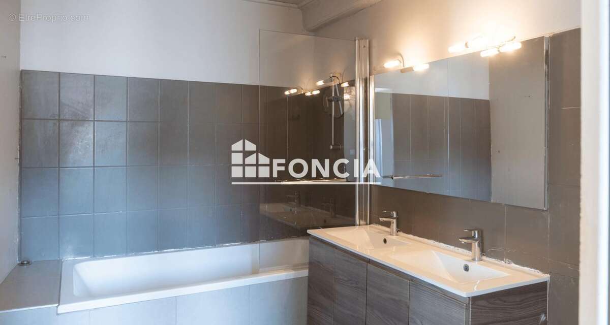 Appartement à COUZON-AU-MONT-D'OR