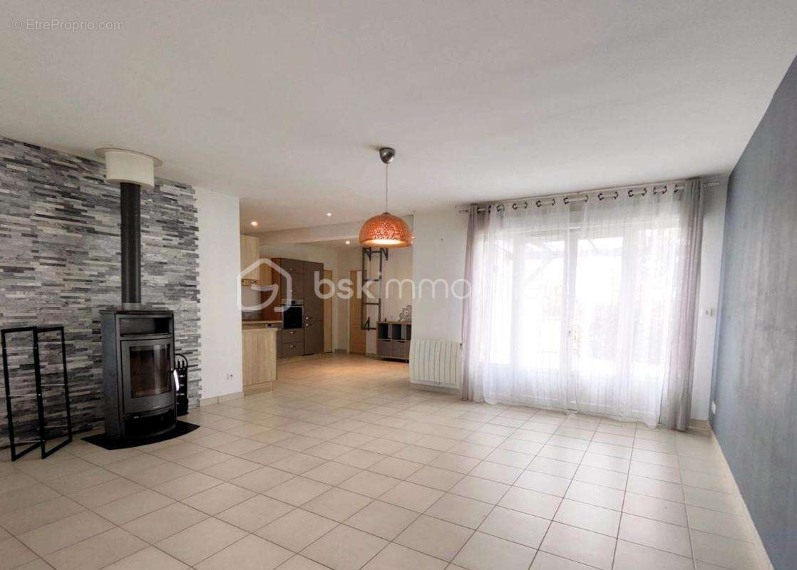 Grande maison familiale de 193 m² – 5 chambres – Terrain de 2 488 m² sans vis-à-vis - photo 3