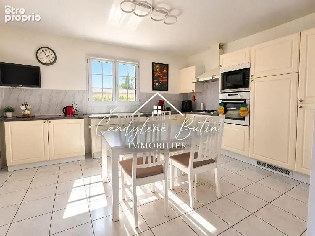 Villa 4 faces de plain-pied de131 m² ,4 chambres et piscine - photo 7