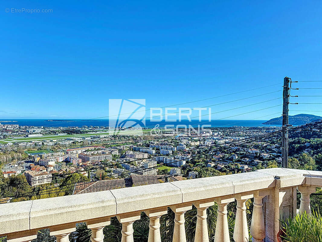 Maison à MANDELIEU-LA-NAPOULE