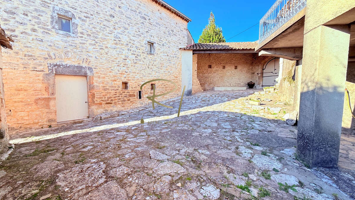 Maison à ORGNAC-L&#039;AVEN