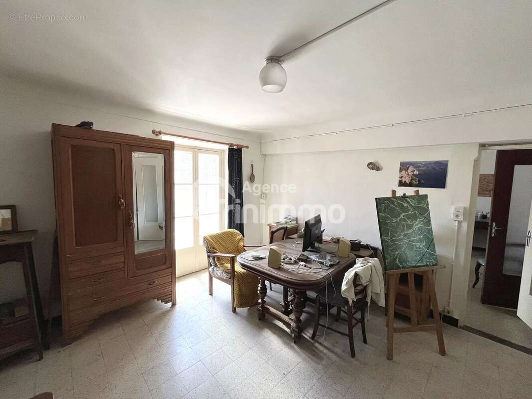 Vente Contes Maison divisée en 3 appartements - photo 10