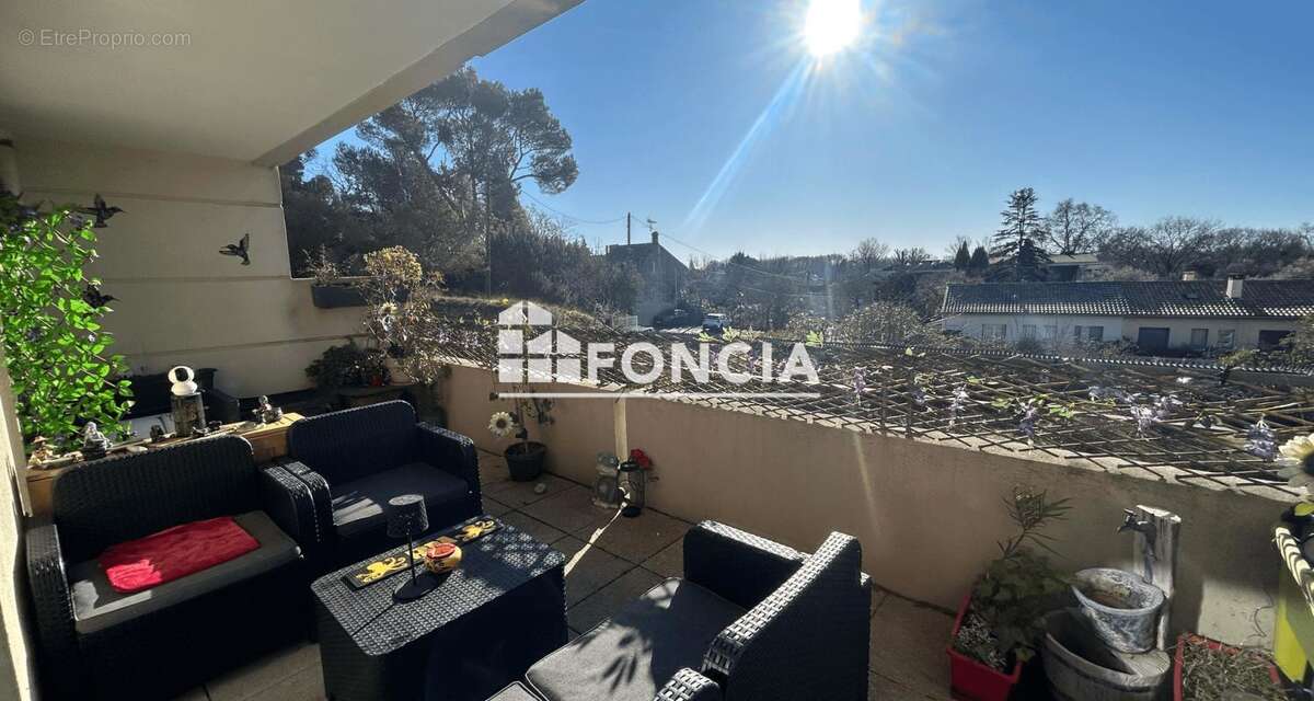 Appartement à VILLENEUVE-LES-AVIGNON