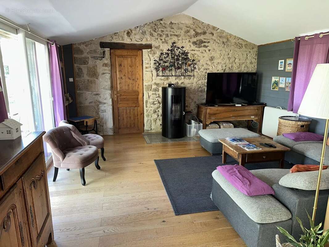Maison à SAINT-MAURICE-LA-CLOUERE