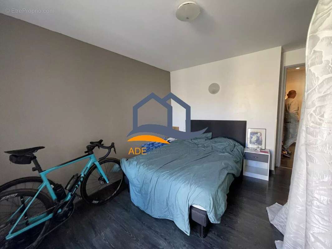 Appartement à EGUILLES