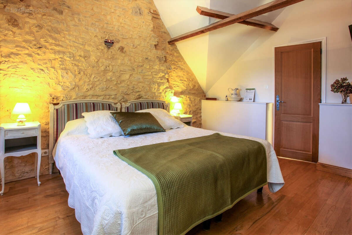 Maison à CAMPAGNAC-LES-QUERCY