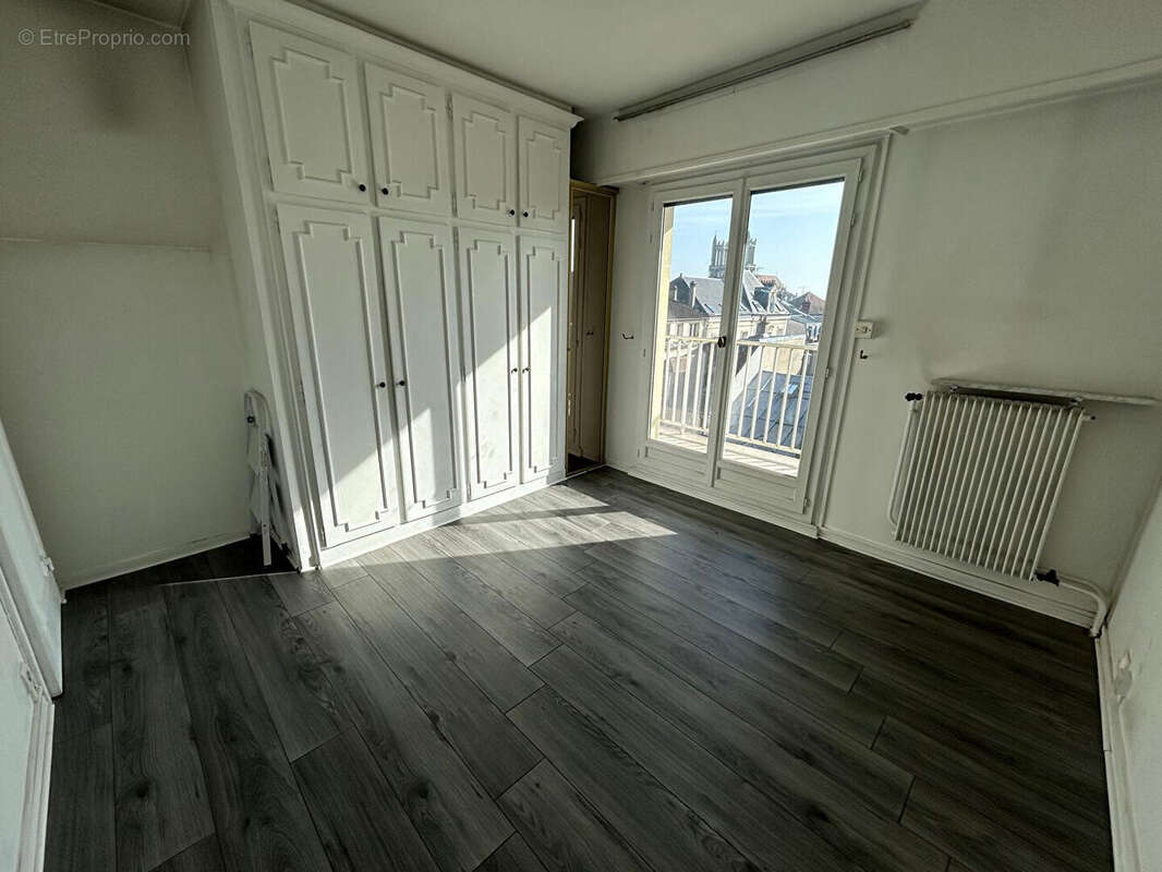 Appartement F2 au centre ville de Mantes la jolie, avec place de stationnement - photo 8