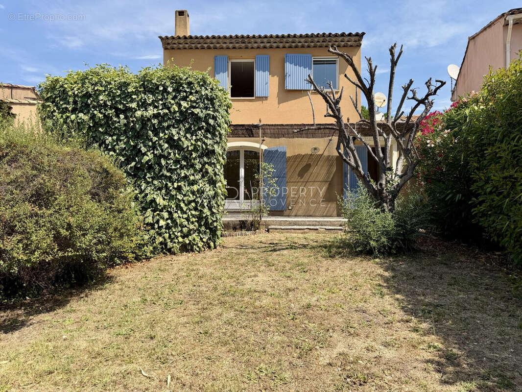 Maison à LOURMARIN