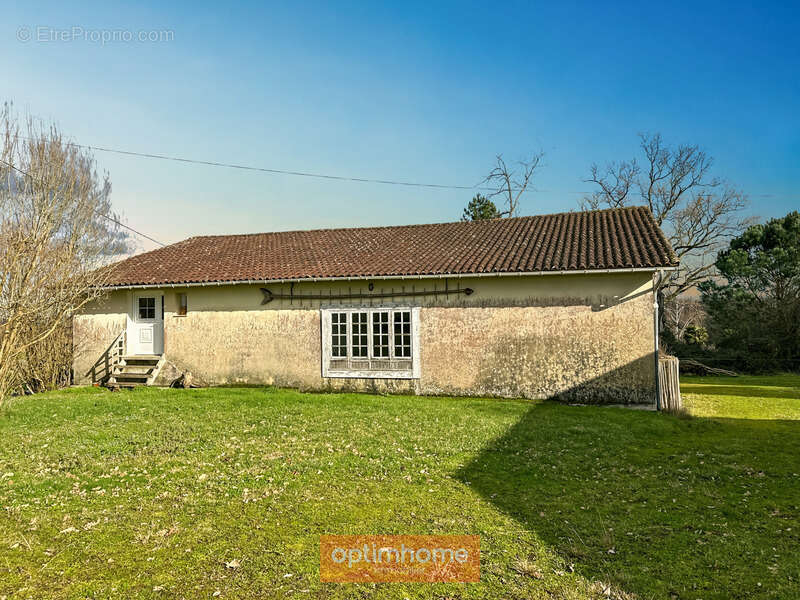 Maison à CASTELNAU-D'AUZAN