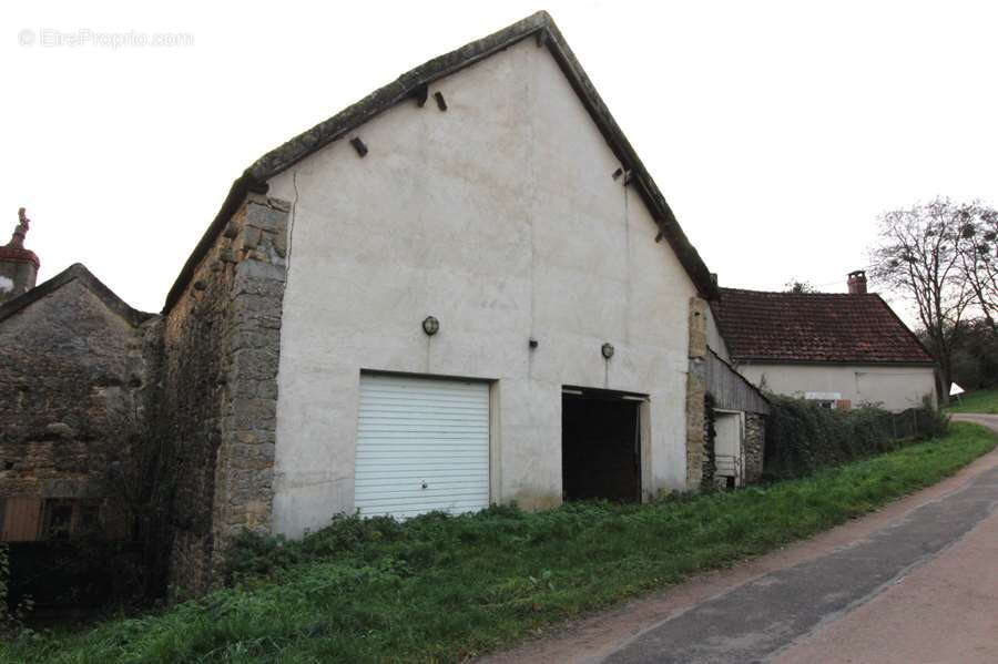 Maison à VARZY