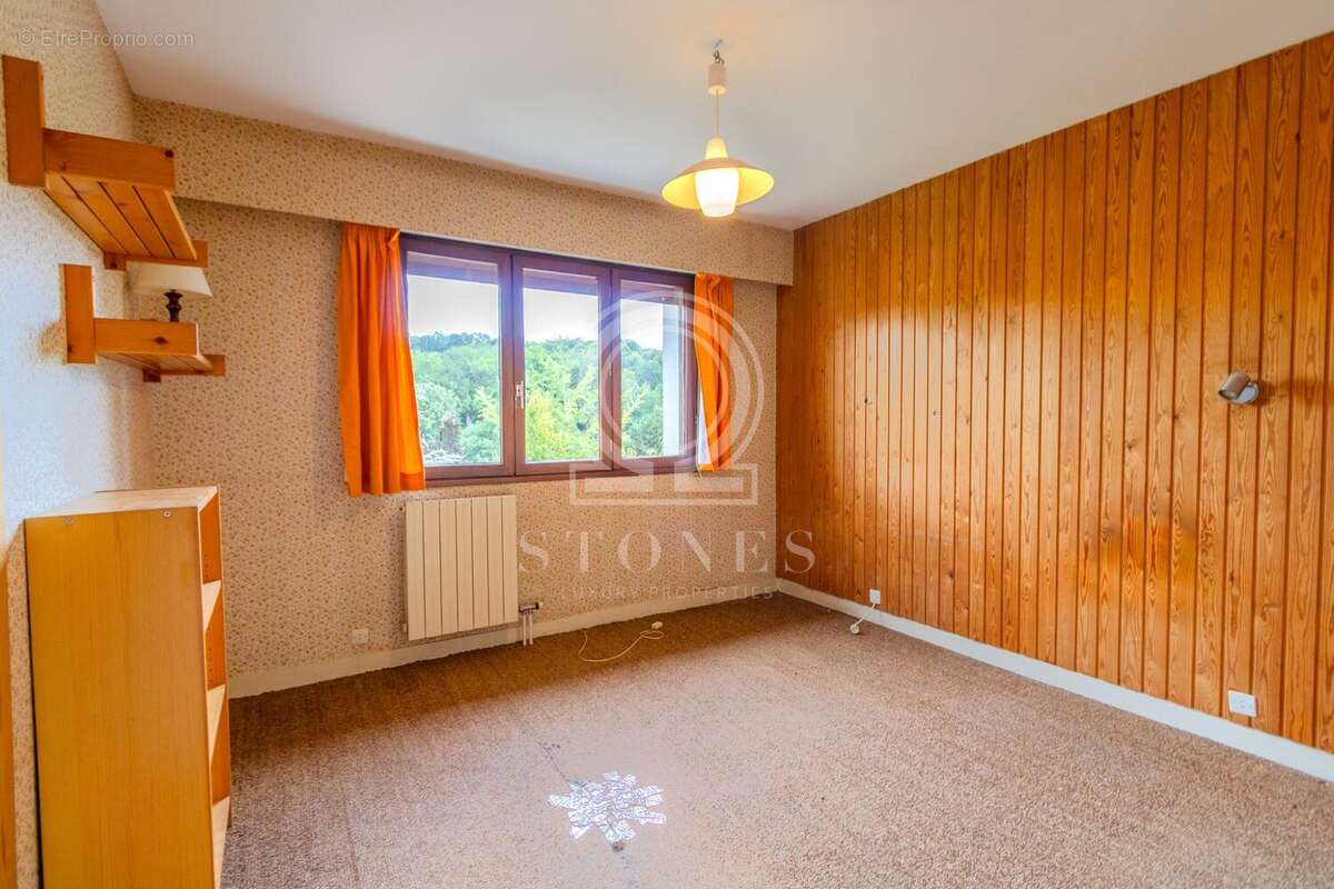 Maison à LA CELLE-SAINT-CLOUD