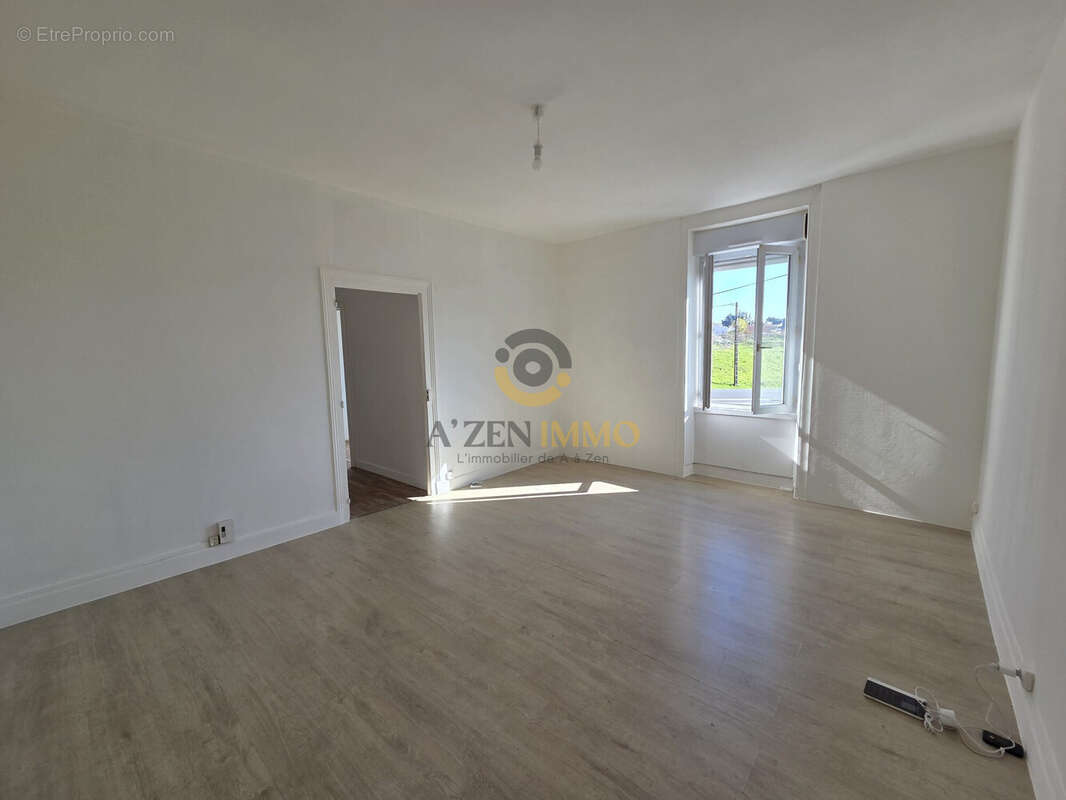Maison 87 m² à Bressuire  - photo 2