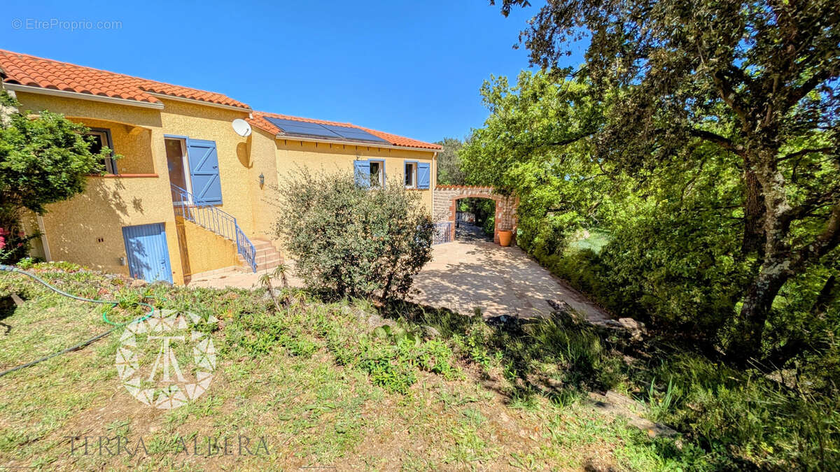 Maison à VILLELONGUE-DELS-MONTS