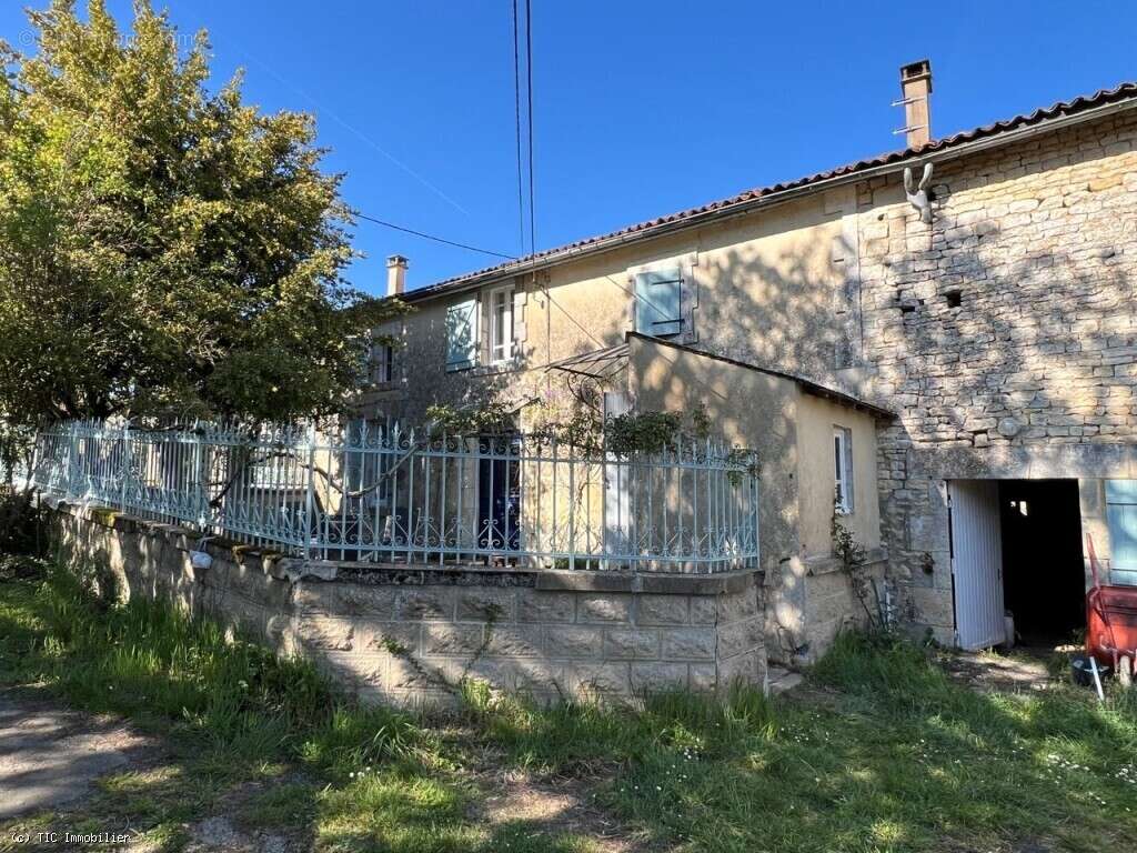 Maison à RUFFEC