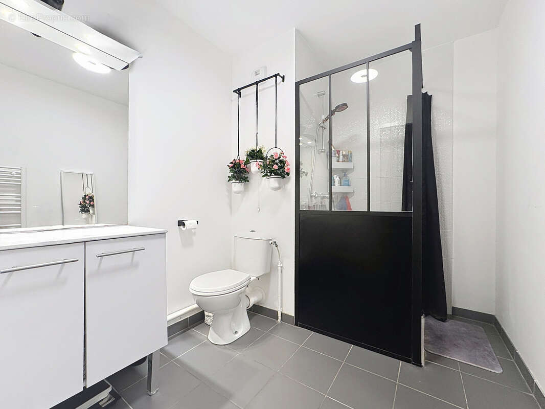 Appartement à LE MESNIL-ESNARD