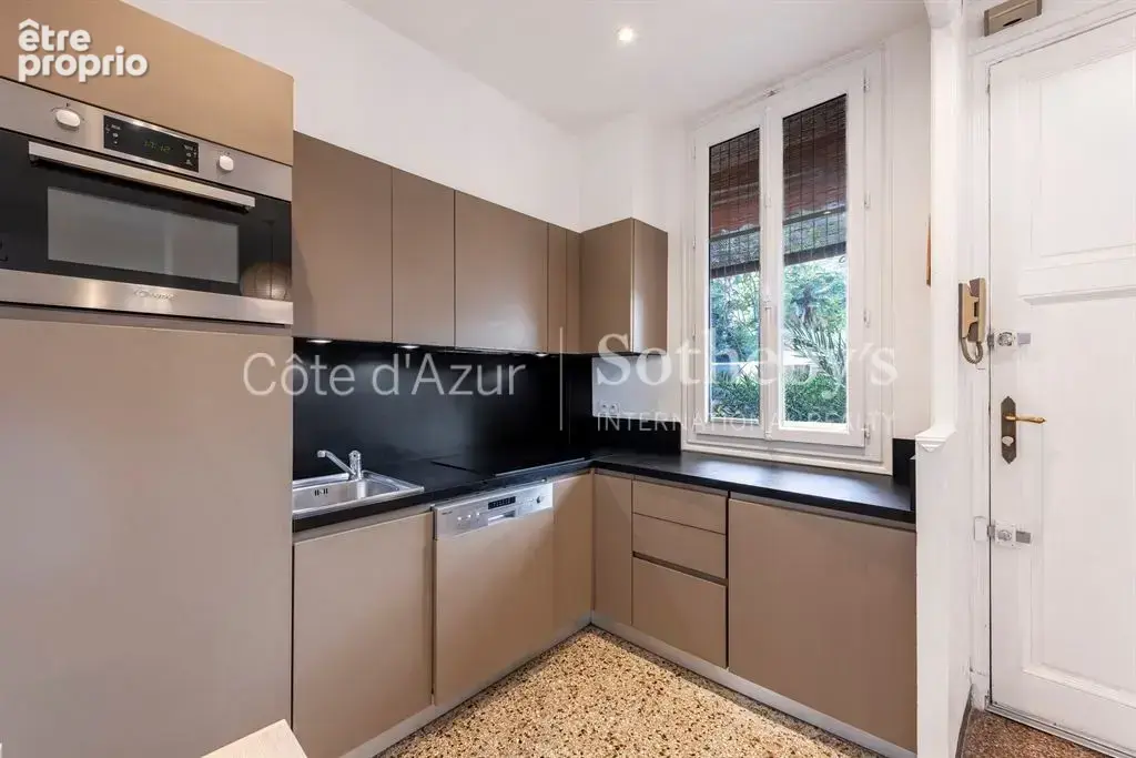 Nice Gambetta – Appartement 3 Pièces Rénové avec Charme, style Art Déco et Calme - photo 6
