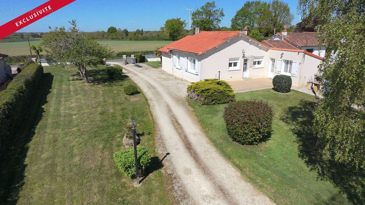 Maison à CHARROUX