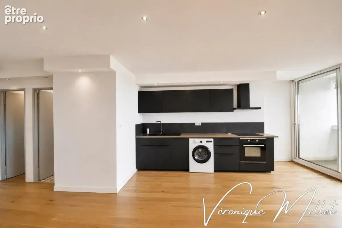 Mérignac – 10e et dernier étage, la vue comme horizon - garage disponible en option - - photo 3