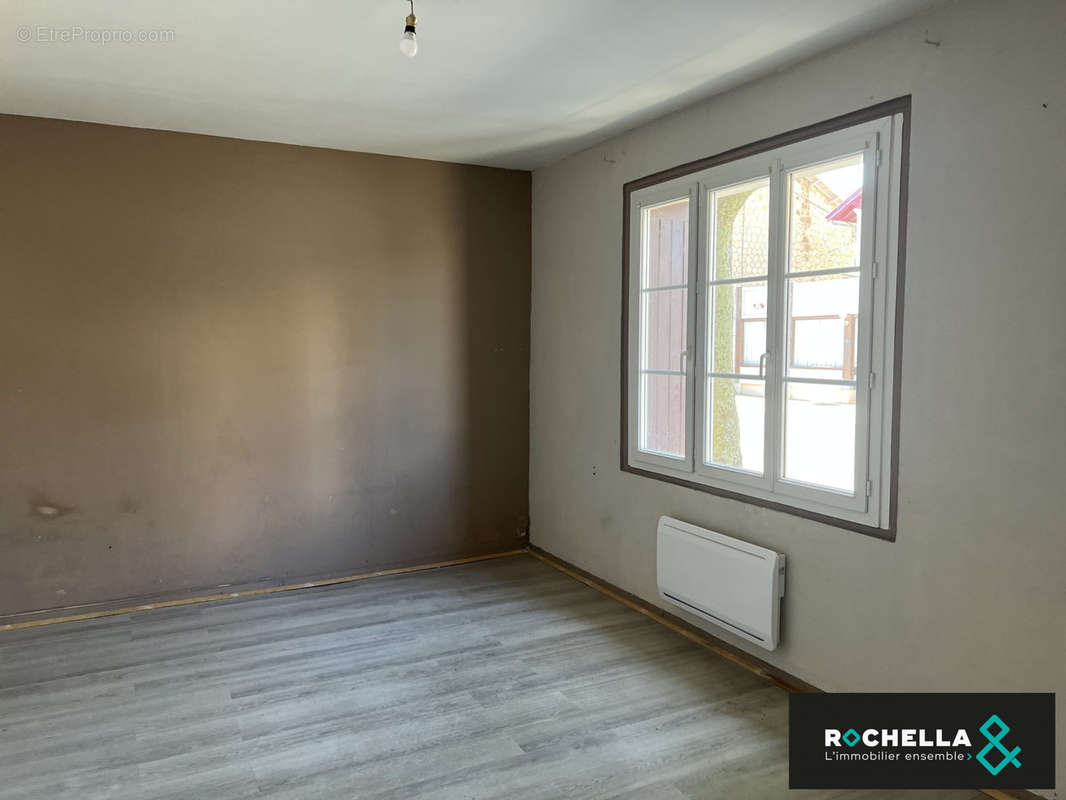 Maison à SAINT-JEAN-D'ANGELY