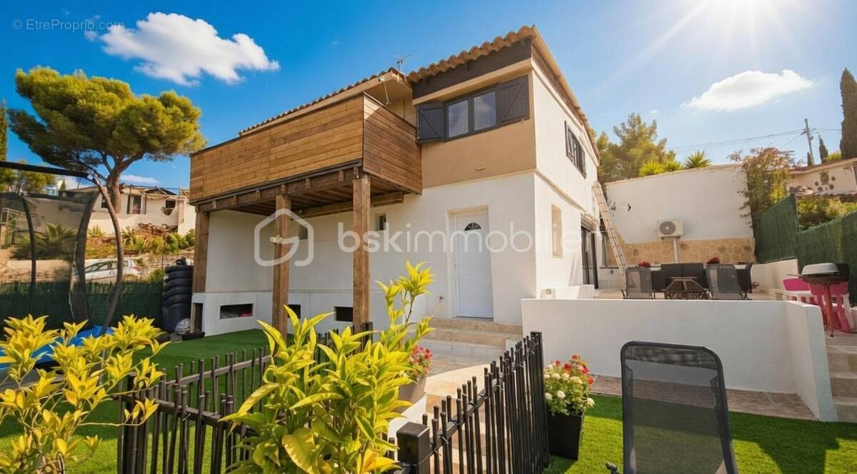 Maison à LE CASTELLET