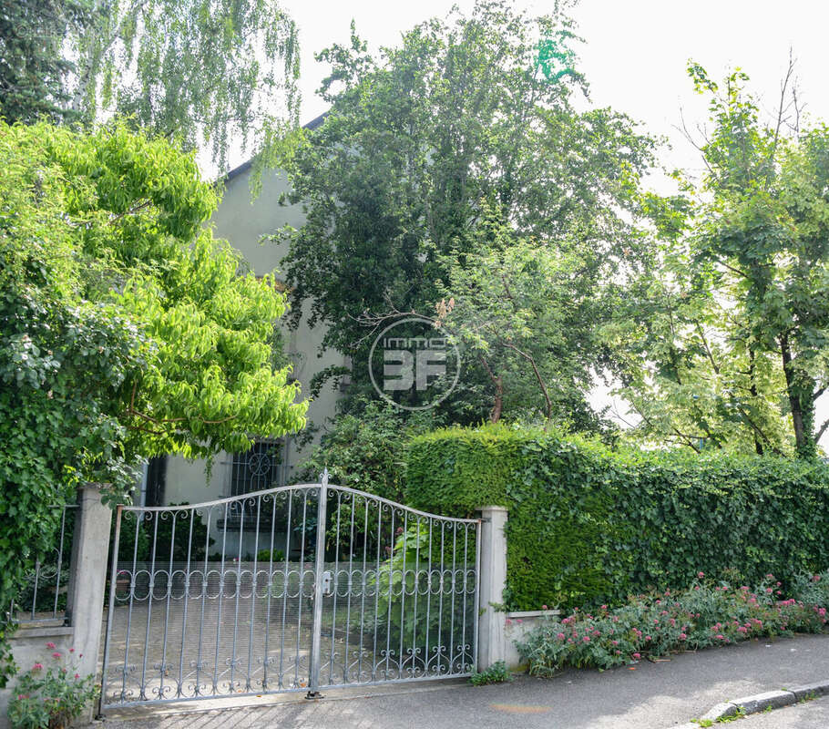 Maison 160 m² à Saint-Louis  - photo 8