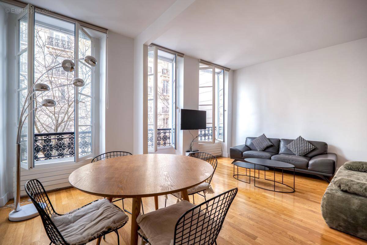 Appartement à PARIS-3E