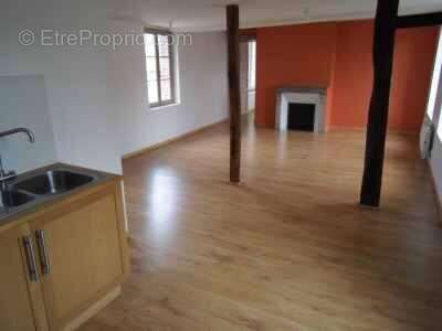 Maison à LA CROIX-SAINT-LEUFROY