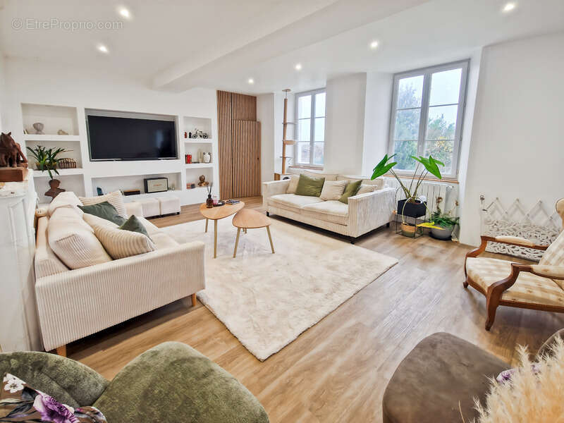 Maison à TONNAY-CHARENTE