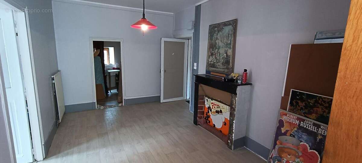 Le veurdre - maison de bourg 180 m2, studio, terrain + garage - photo 12