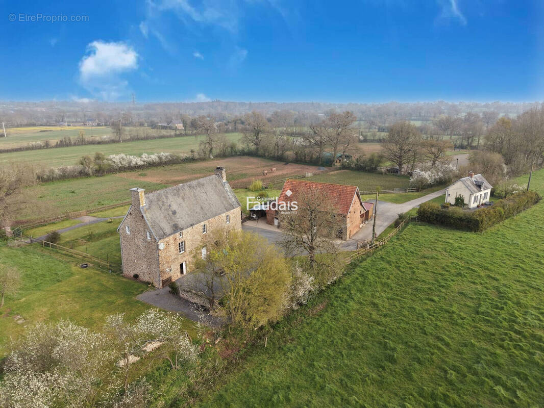 Maison à LE DEZERT