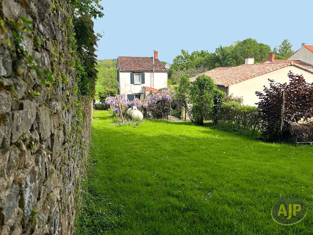 Maison à CHAMPTOCEAUX