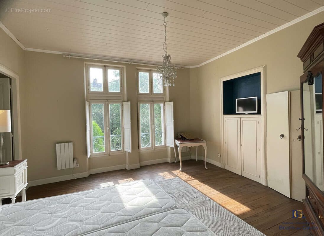 Appartement 81 m² à Salies-De-Bearn  - photo 4