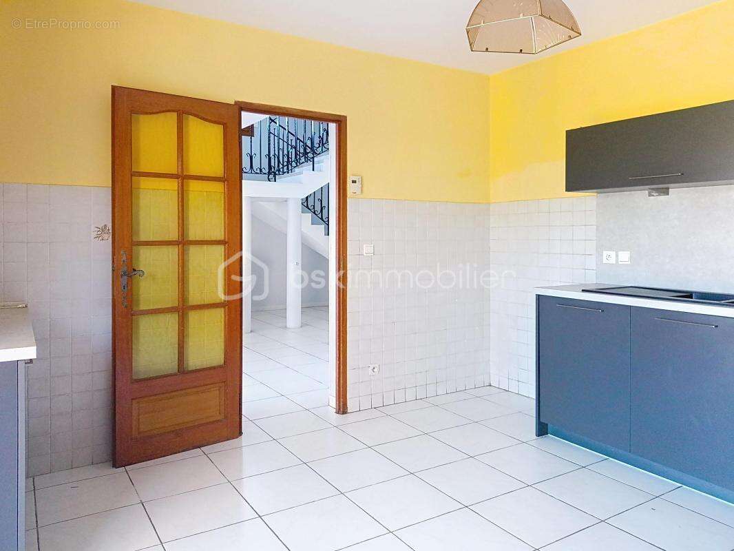 Maison familiale de 129 m² avec 4 chambres, terrain de 1 000 m² – Charnecles - photo 5