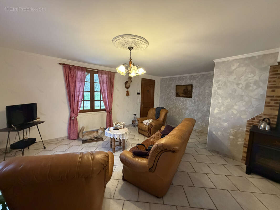 Maison à SAINT-CHRISTOPHE-DE-DOUBLE