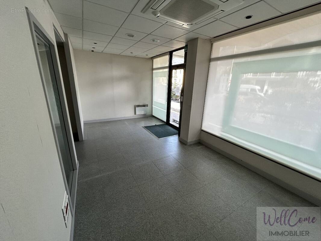 Commerce à SAINT-JEAN-DE-MAURIENNE