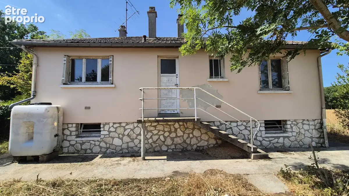 Bû - Maison à rénover avec fort potentiel sur terrain arboré d’environ 1 400 m2 - photo 10