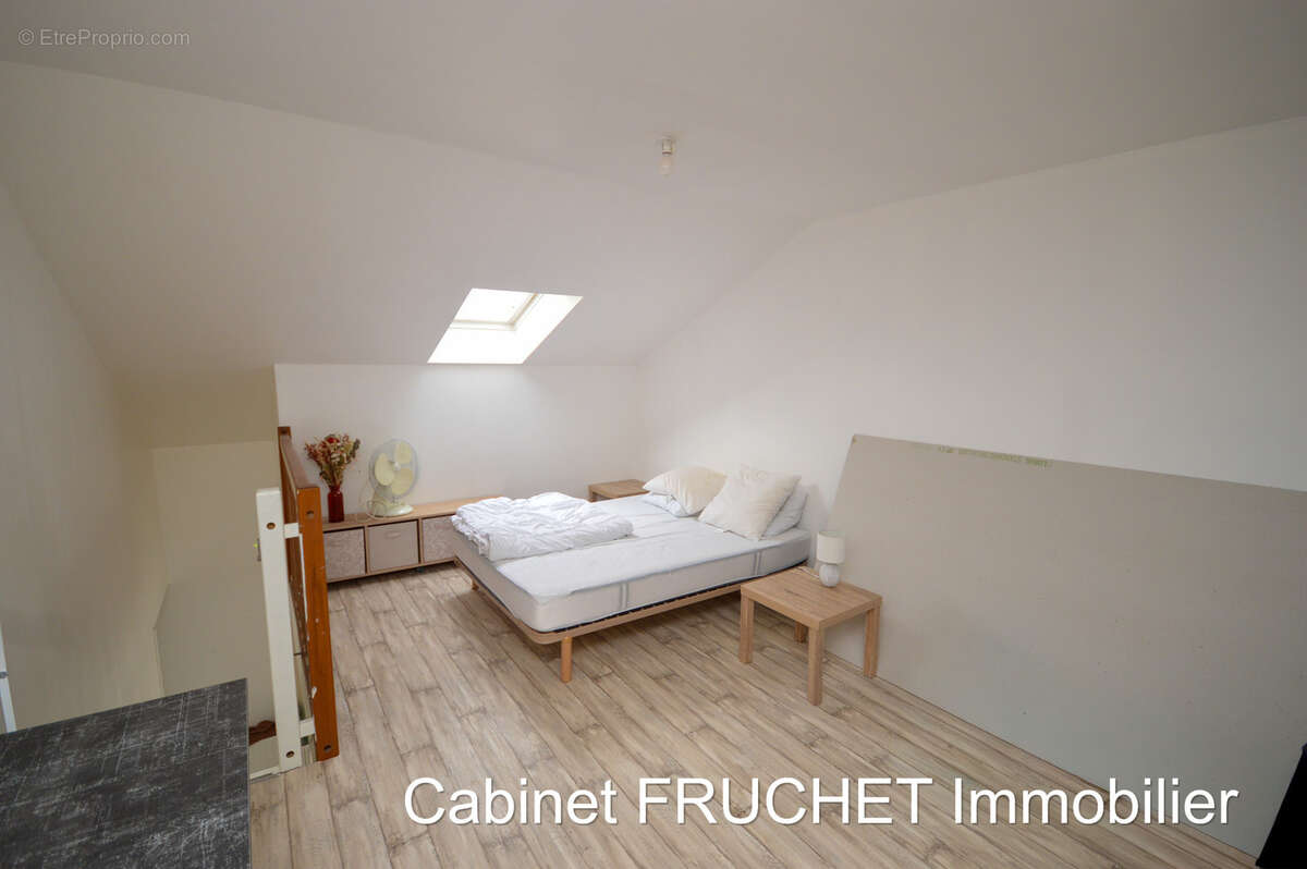 CHANTONNAY - Bel appartement en duplex - photo 6