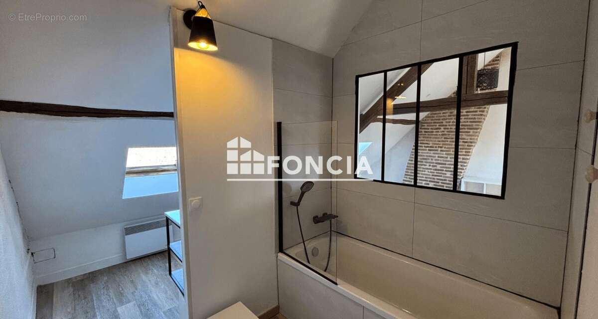 Maison à DAME-MARIE-LES-BOIS