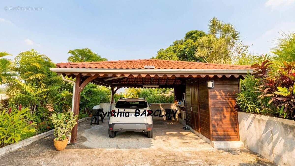 Maison 300 m² à Riviere-Pilote  - photo 3