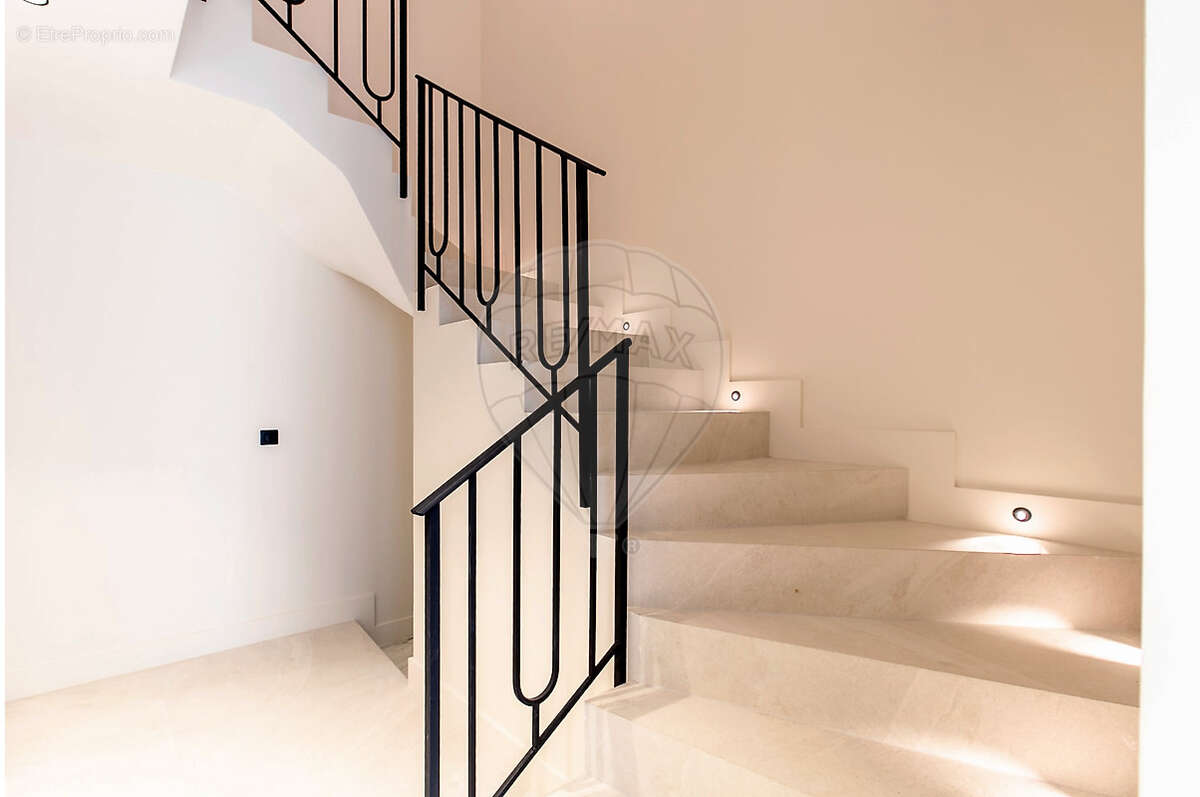 Maison à VALBONNE
