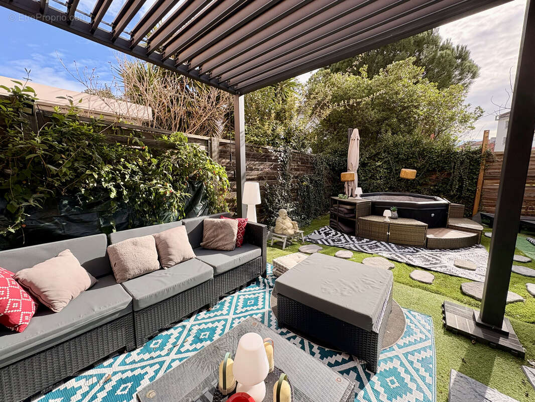 Appartement à LATTES