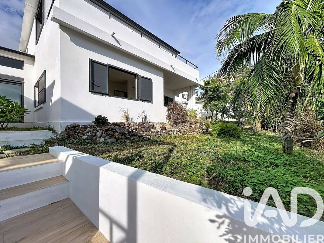 Photo 1 - Maison à SAINT-DENIS