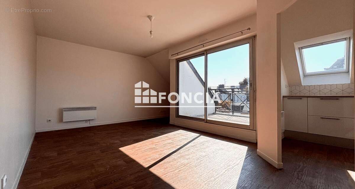 Vannes – t2 dernier étage avec terrasse, vue dégagée et parking - photo 2
